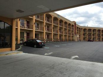 Smokies Inn & Suites Кодак Екстер'єр фото